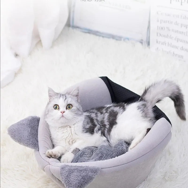 Comfortable Warm Cat Nest with Semi-Closed Design & Non-Slip Base